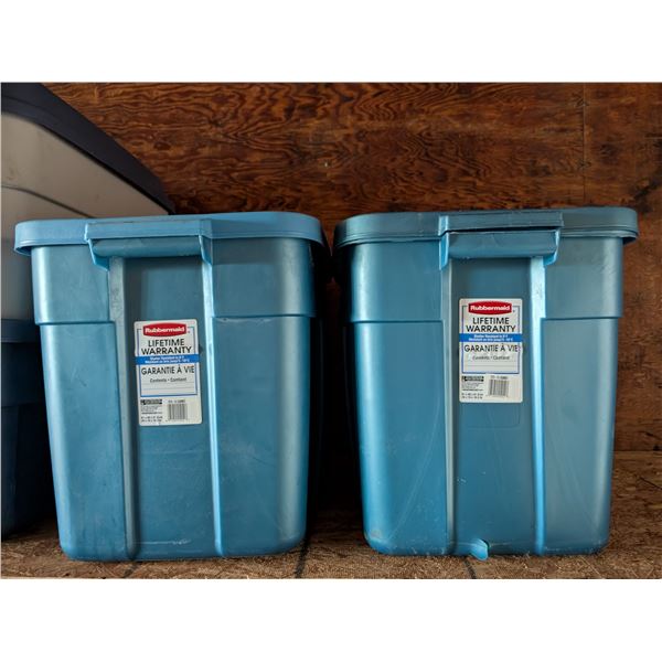 (2) Rubber Maid Storage tub  w/ Misc. (Some Damage on The Tub)