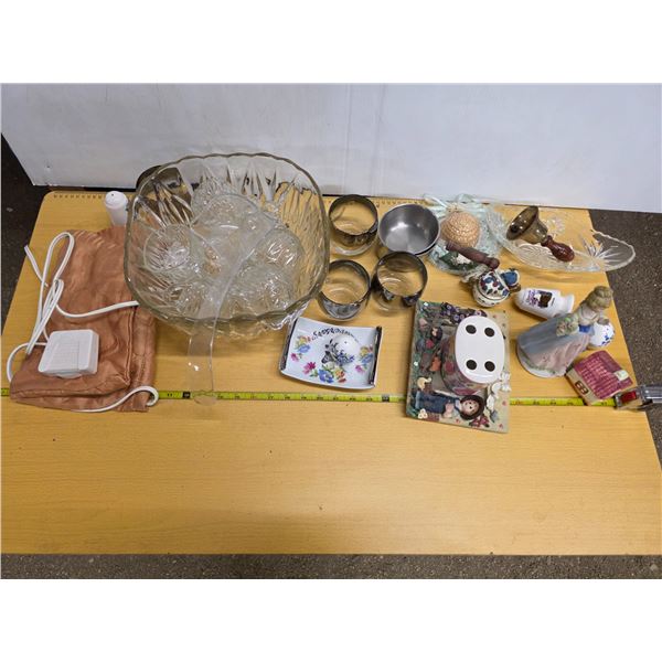 Glass punch bowl and misc décor items