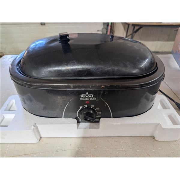 Rival Roaster Oven w/ Original box (Handle Damaged) (works)