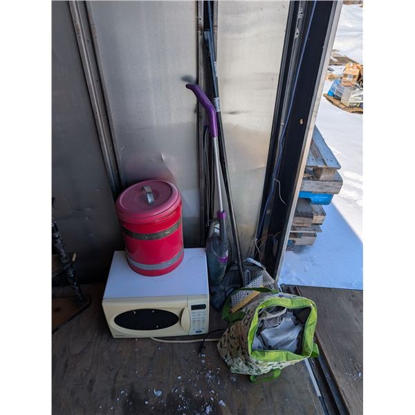 Misc. Household Lot (Microwave, Cleaning Items, and etc.)