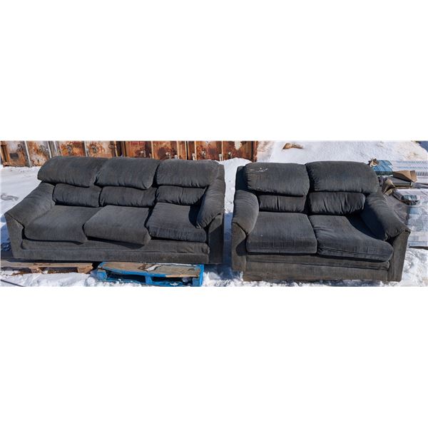(2) Couches w/ Flip Out Head Cushion Tops 60"-81"x38"x28"