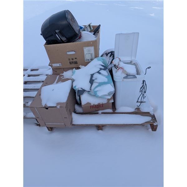 Pallet of misc. Items As Shown (Household)