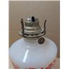 Image 6 : Vintage Oil lamp "Queen Mary" w/ Shade