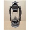 Image 7 : Vintage Beacon S.M.P. Barn lantern (Marked D on Glass, Made in Canada)