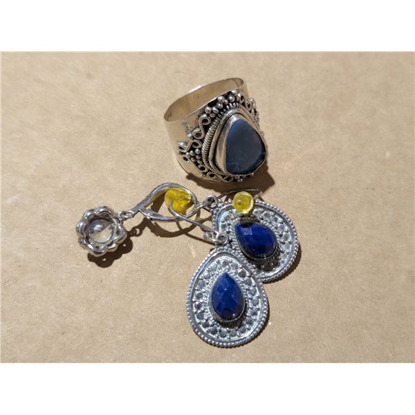 .925 Silver Ring w/ Gem Stone Design w/  .925 Earrings
