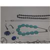 Image 3 : Lot of Jewelry. (Necklace, Earings, etc.)