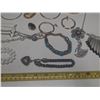Image 6 : Lot of Jewelry. (Necklace, Earings, etc.)