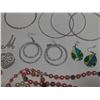 Image 9 : Lot of Jewelry. (Necklace, Earings, etc.)