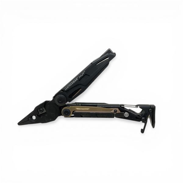 Leatherman Mut Multi-Tool with Carabiner Clip
