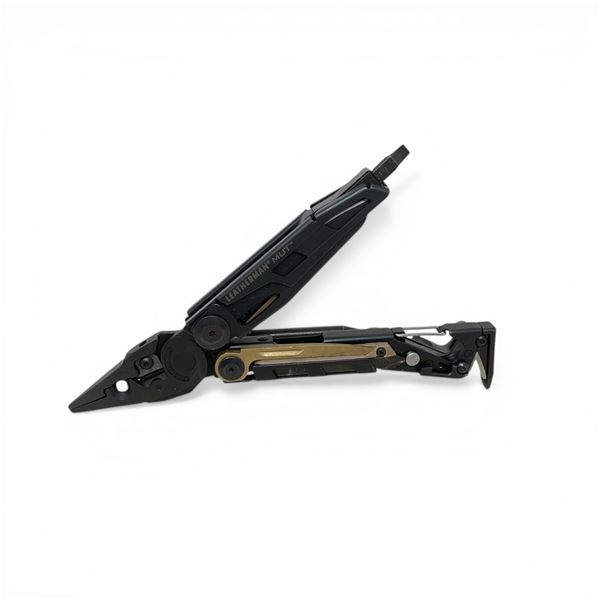 Leatherman Mut Multi-Tool with Carabiner Clip