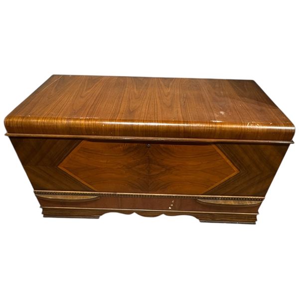 1950s Honderich Cedar Lined Hope Chest (19" x 44" x 24" tall) - No Key