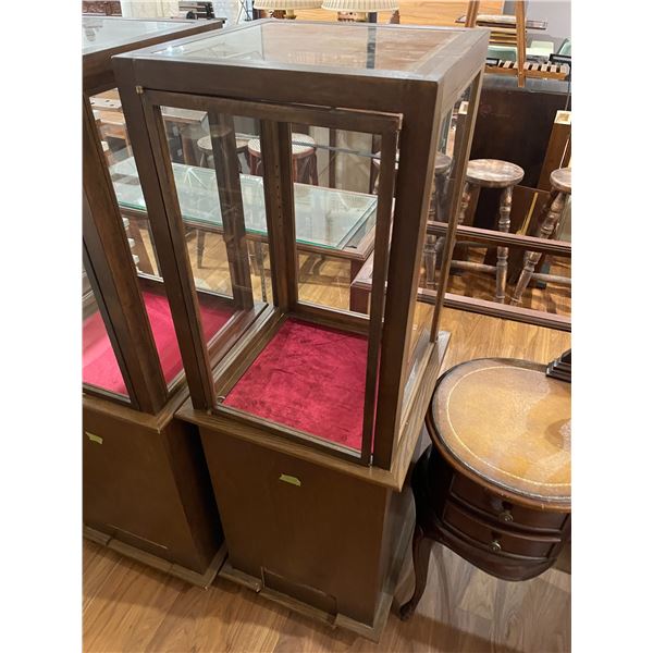 Wood Framed Glass Showcase Display Cases with LED Lighting