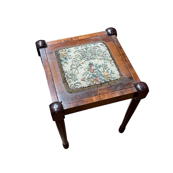 Small Embroidered Foot Stole with Floral Pattern