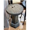 Image 2 : Rustic Style Pedestal Plant Stand/table
