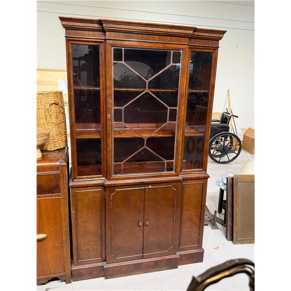 Vintage Break Front China Cabinet (15" x 40" x 71" tall) * All one piece - top does not come  off  f