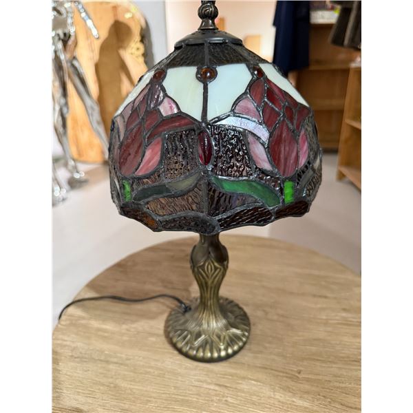 Rose Patterned Stained Glass Table Lamp (16" tall with a 9" diameter shade)