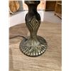 Image 2 : Rose Patterned Stained Glass Table Lamp (16" tall with a 9" diameter shade)