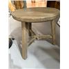 Image 1 : Tripod End Table/Stool (20" tall x 19" diameter)