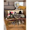 Image 1 : 3 Shelves of Household and Decorative Goods * Some Vintage