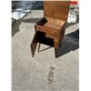 Image 4 : Mid Century Sewing Cabinet / Entry Table - Approx: 16.25 x 13.25 & 24"T