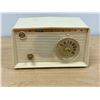 Image 1 : Vintage RCA Victor Nipper AM Radio - tested quickly and worked, no guarantees