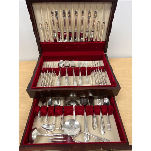 100+ pcs Flatware in Wood Box Marked: 1847 Rogers Bros IS First Love (see all photos)