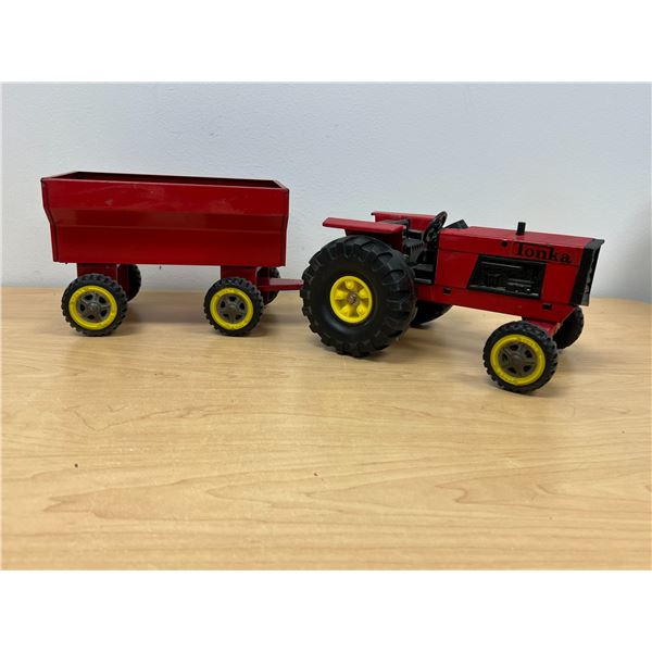 Vintage Large Metal Tonka Tractor & Trailer 21.5" together
