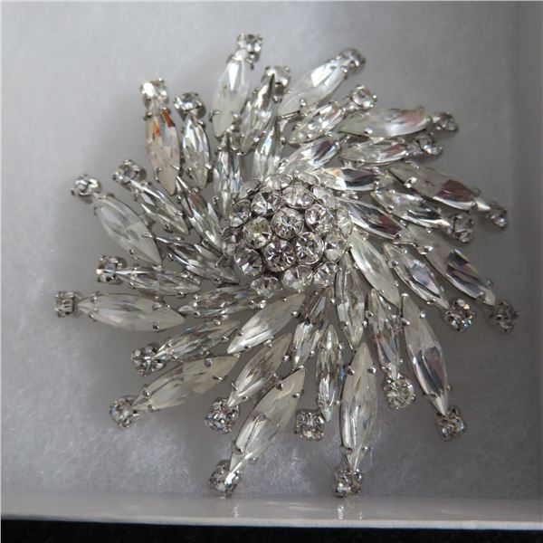 Stunning  vintage SHERMAN brooch.  Just lovely - so sparkly!