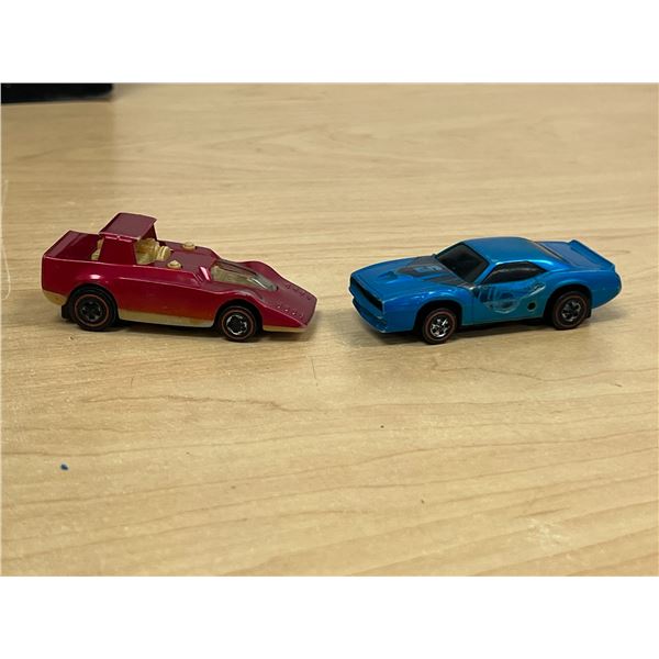 2 Hot Wheels SIZZLERS Redlines Electric Cars - not tested, see photos