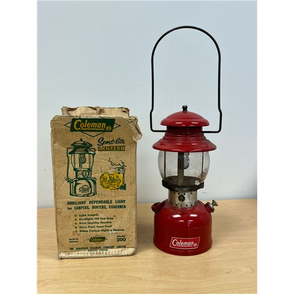 Coleman 200 Lantern with box (box is rough) - see all photos, not tested