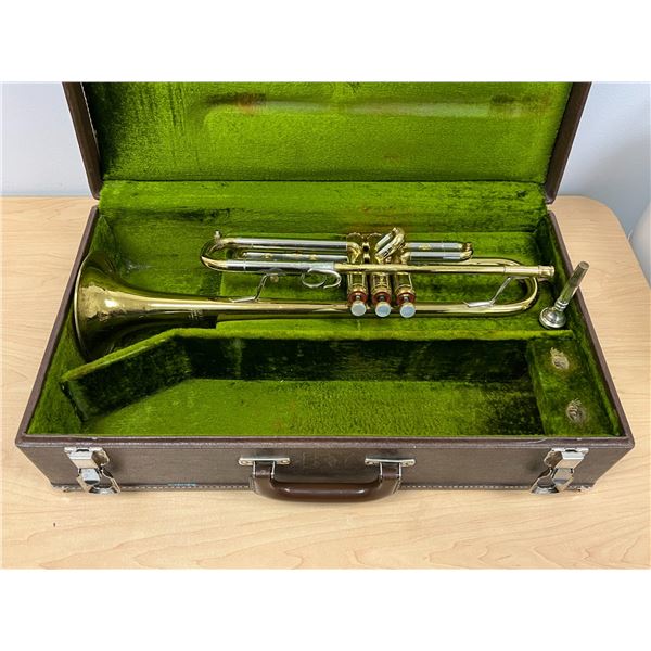 Getzen 300 series Trumpet with Case and mouthpiece - see all photos