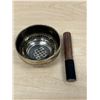 Image 2 : Hand Hammered Acid Etched Brass Singing Bowl with Striker 4"
