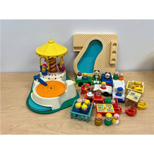 Vintage Fisher Price Lot - Carousel / Pool / Little People & accessories - see all photos