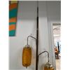 Image 6 : Vintage Tension Pole Floor to Ceiling Lamp - works, see photos