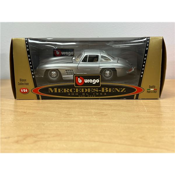 Burago Mercedes-Benz 300SL  1/24 (see all photos)