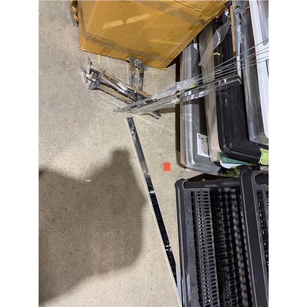 Store fixtures
