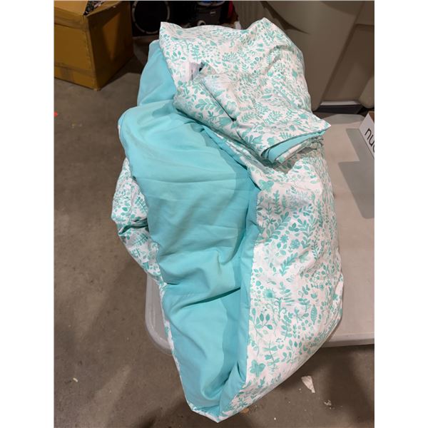 Comforter and pillow cases