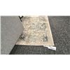 Image 2 : 7' 10" X 10' 3" SURYA MIRABEL CARPET
