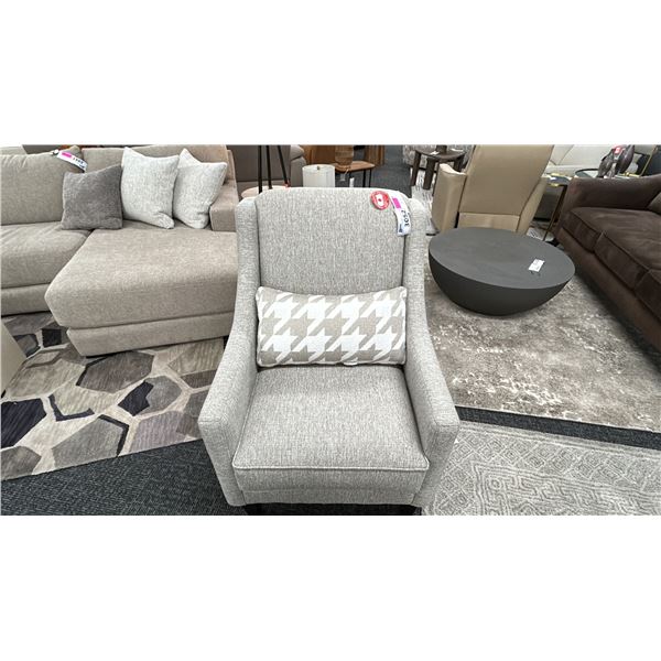 DECORREST. UPHOLSTERED CHAIR W/CUSHIONS.