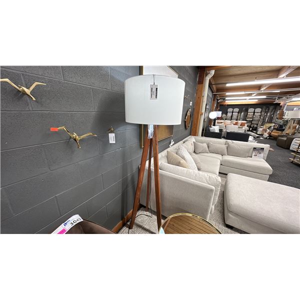 ASHLEY FURNITIURE FLOOR LAMP. 70" HIGH. RETAIL $800