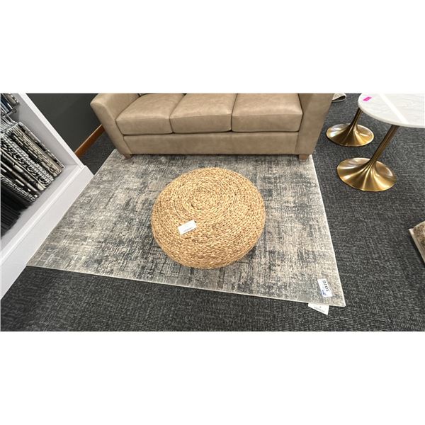 5' X 7'5" SURYA BRUNSWICK 18 POUND RUG.