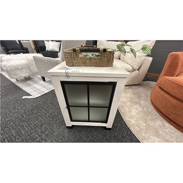 MAGNUSSEN FURNITURE SIDE TABLE W/DECOR BASKET AS IN PHOTO