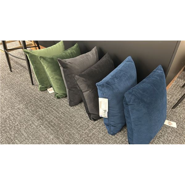 GROUP O 6 THROW CUSHIONS
