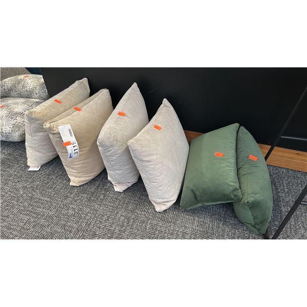 GROUP O 6 THROW CUSHIONS