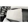Image 2 : PAIR OF HUSH QUEEN SIZE HYBRID COOLING PILLOWS ADJUSTABLE STUFFING.