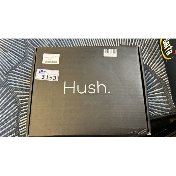 HUSH QUEEN SIZE WEIGHTED COOLING BLANKET, 20 POUNDS.