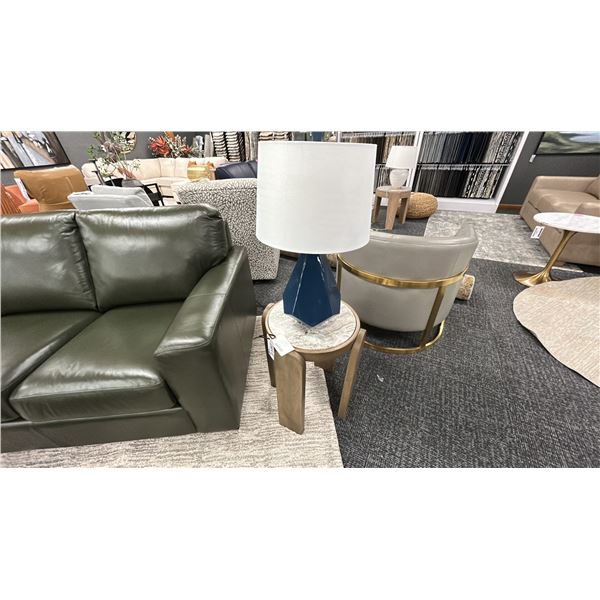 ASHLEY FURNITURE GAVRILLEY SIDE END TABLE W/BLUE CERAMIC TABLE LAMP.
