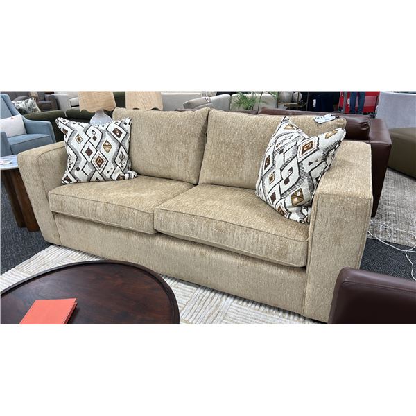 DECORREST PLUSH SOFA W/ CUSHIONS. 85".