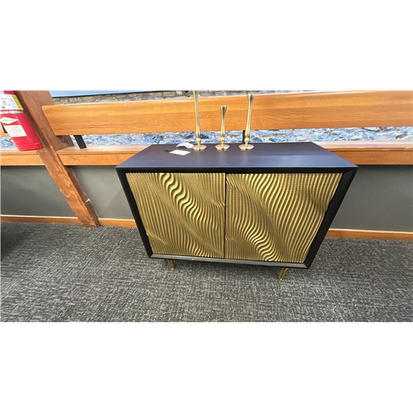 ASHLEY FURNITURE ACCENT TABLE TAYNER 40" WIDE. W/ 3 CANDLESTICKS