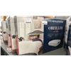 Image 2 : 3 X STEARNS AND FOSTER QUEEN MEMORY FOAM PILLOWS RETAIL $900